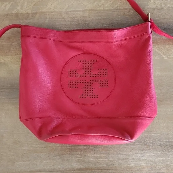 Tory Burch Bucket Kipp Black Leather Cross Body Bag 12"L x 7"W x 15"H - Picture 1 of 11